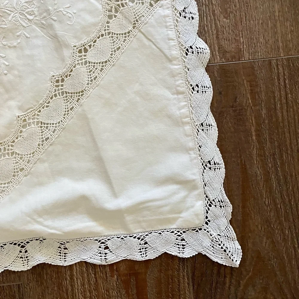 White Lace Trimmed Decorative Pillow Cover 24/25 Inches